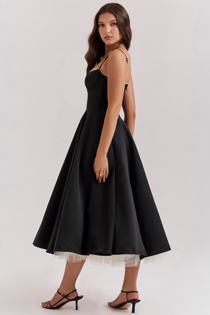 Women's Elegant Midi Dress, a flattering evening gown with a sweetheart neckline for formal parties.