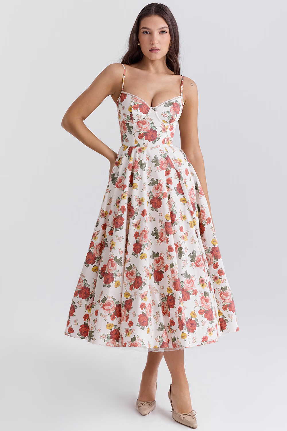 Formal Women's Sweetheart Dress, an elegant midi for special occasions. Flattering fit, timeless style.