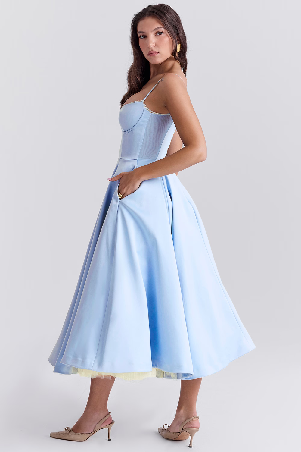 Formal Women's Royale Dress, a chic midi evening gown with a flattering fit for special occasions.