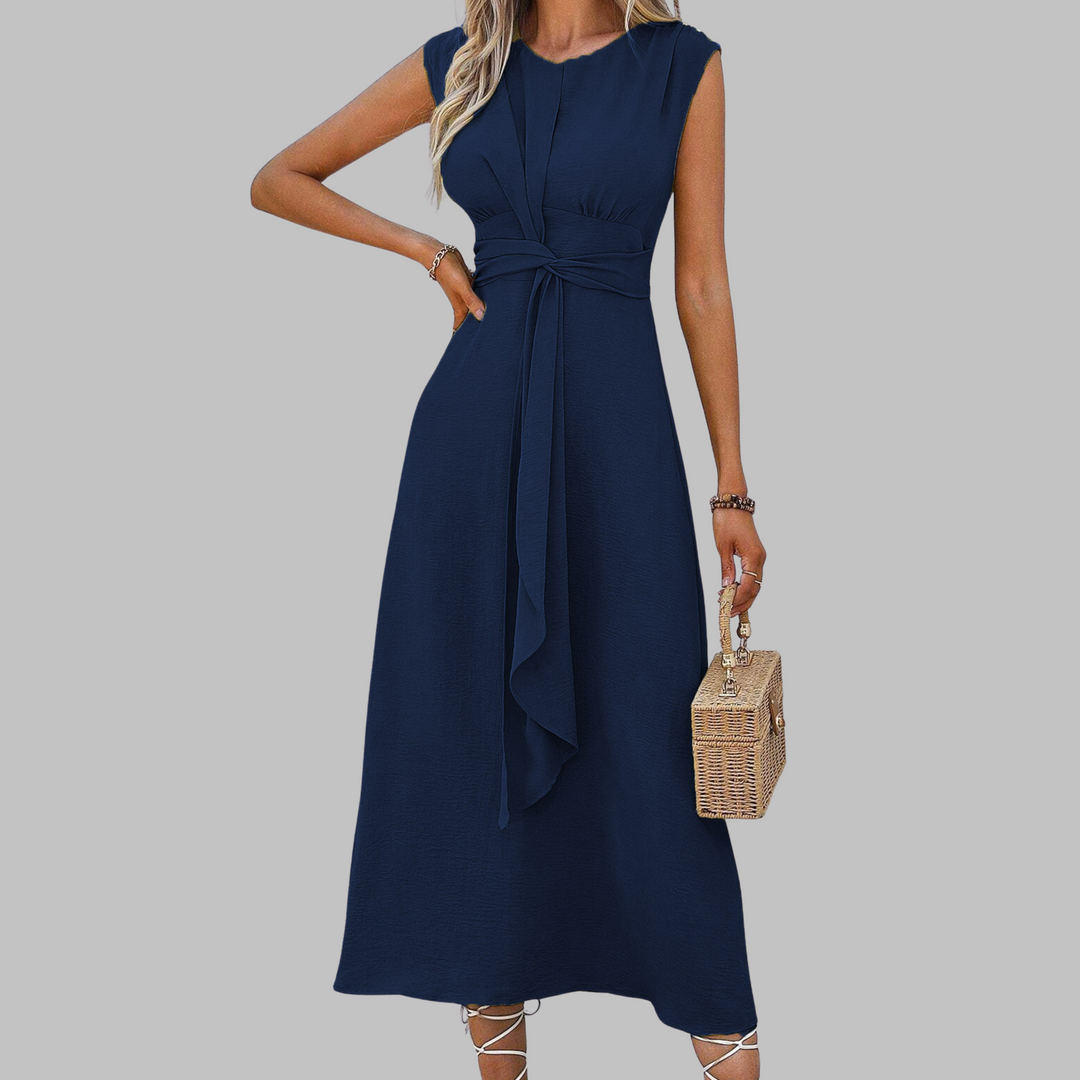 Effortless style: women's sleeveless flowy maxi dress with a classic round neck for everyday wear.