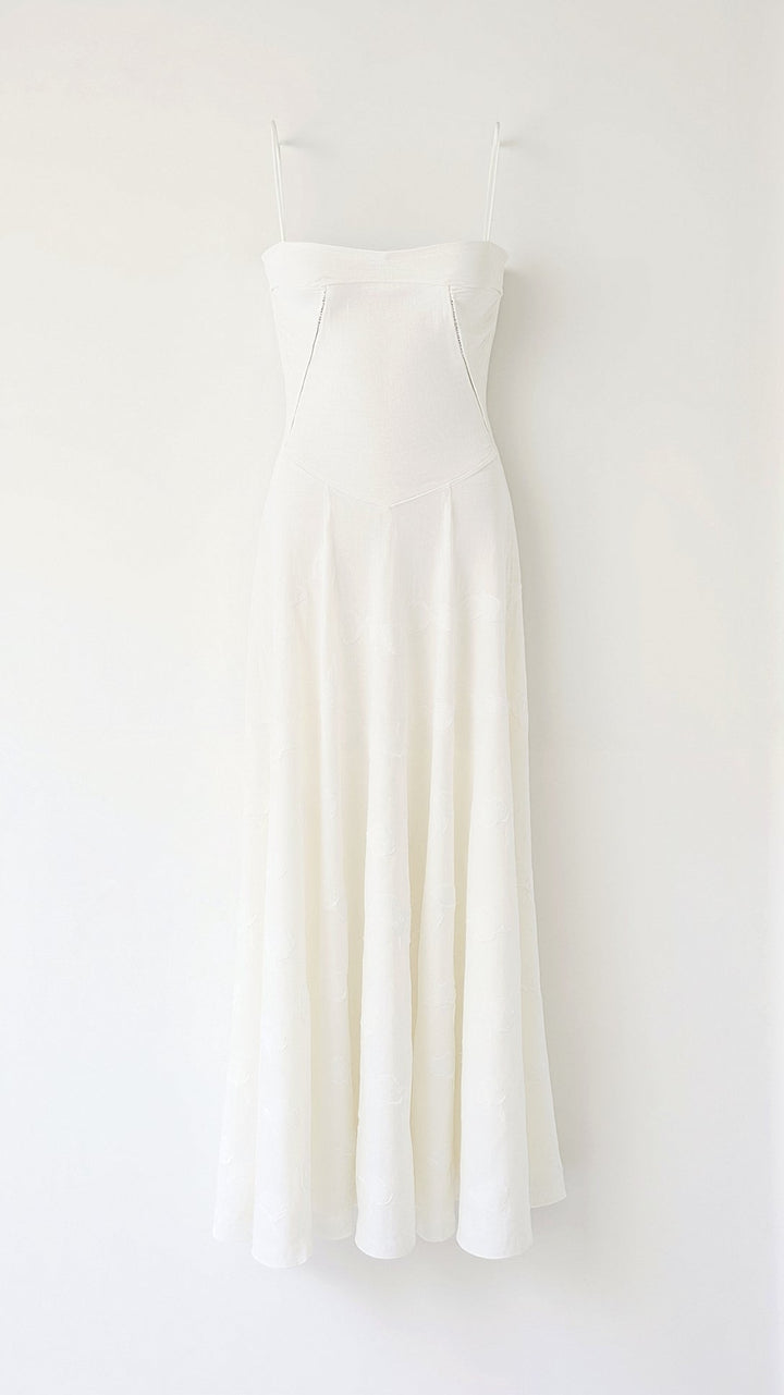 Chic formal women's maxi dress for weddings, featuring a stylish and comfortable slip design.