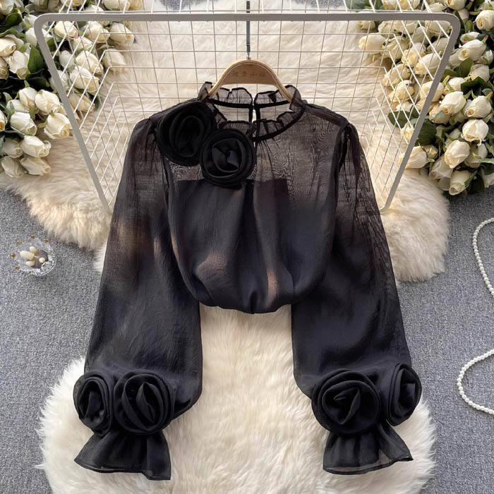 Stylish women's spring blouse, providing discreet belly coverage for an elegant and comfortable look.