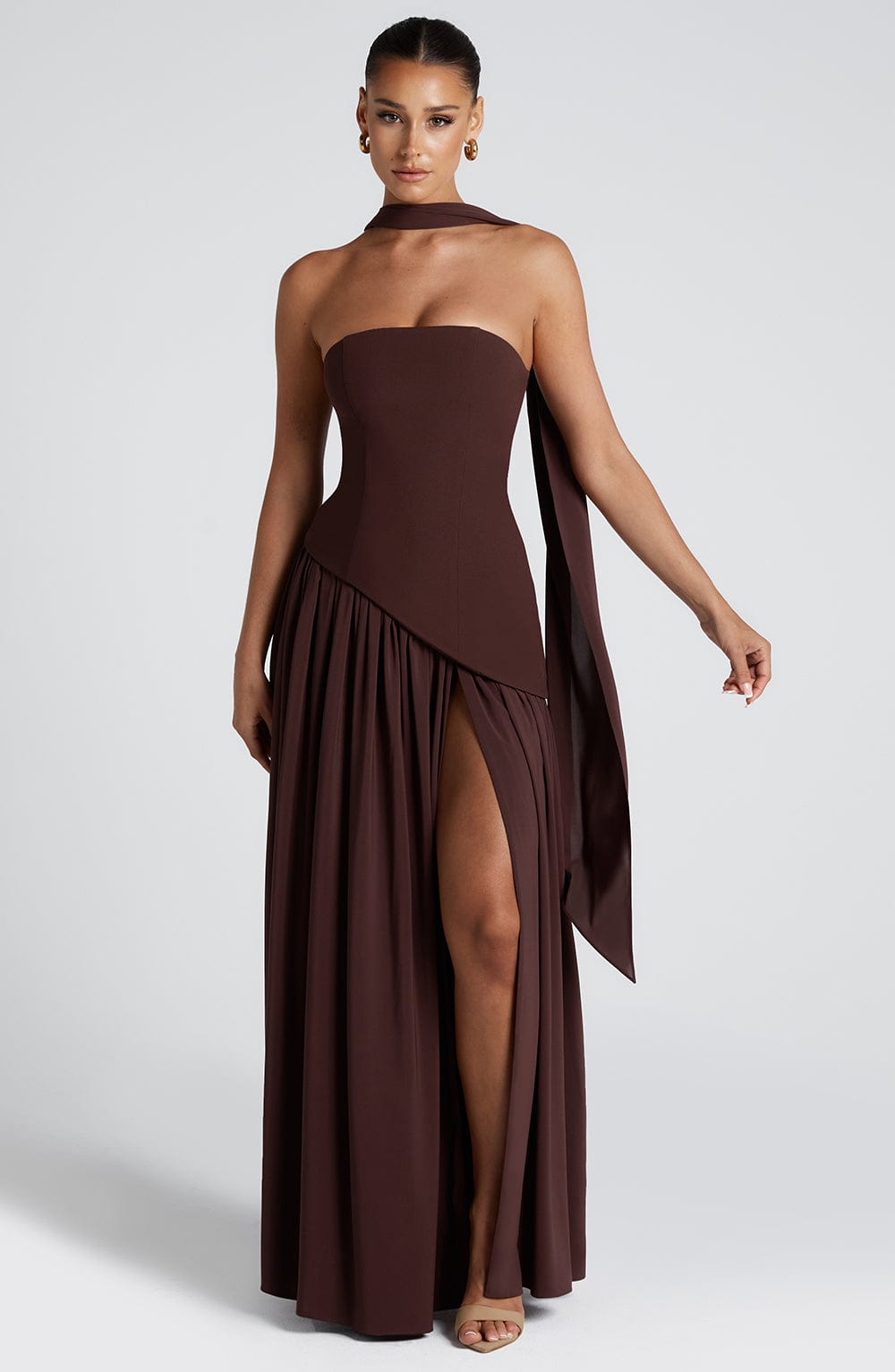 Glamorous women's strapless party dress, long maxi style with a chic and sexy high slit.