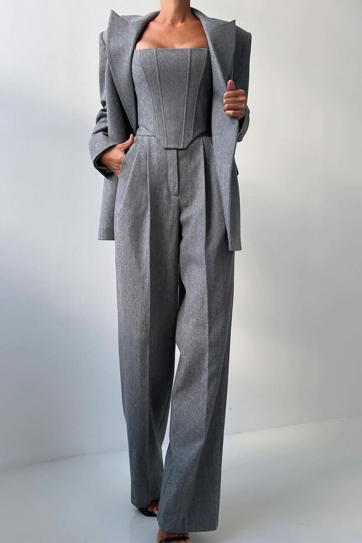 Chic women's summer trouser suit, a versatile three-piece set for various occasions.