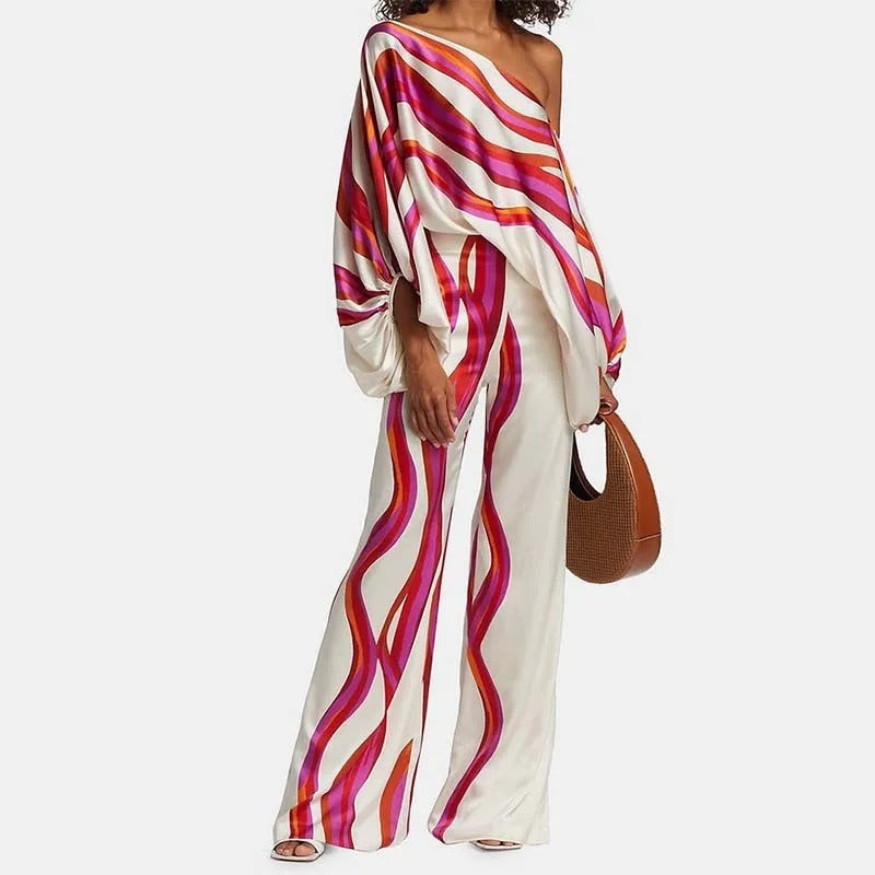 Stylish women's two-piece set, a versatile and comfortable elegant outfit perfect for travel or sophisticated wear.