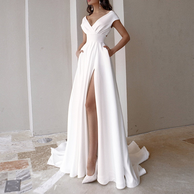 Elegant women's V-neck high slit evening gown, perfect for formal events, proms, or black tie parties.
