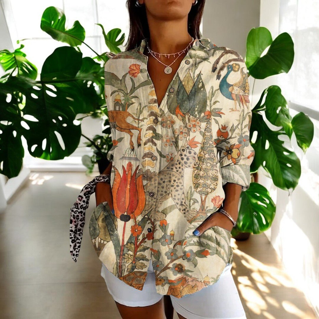 Women's patterned long sleeve vintage blouse. Elegant and comfortable top for workwear, casual chic style.