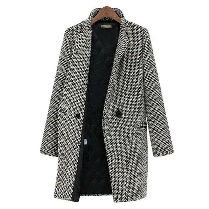 Fashionable women's houndstooth pattern coat, perfect vintage design for winter elegance.