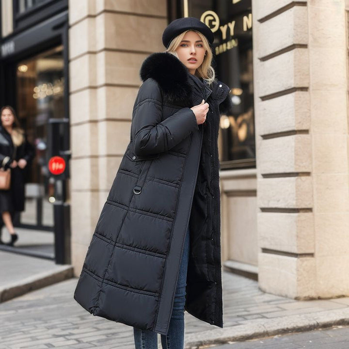 Elegant fashion: women's winter coat with removable hood, offering warmth and style.