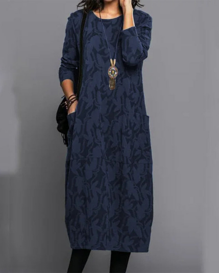 Stylish women's long sleeve maxi dress in a soft fabric, ideal for fall and winter casual wear.