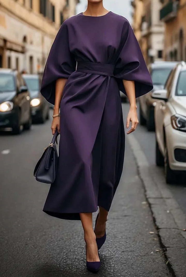 Warm and elegant women's lantern sleeve midi dress, a must-have for sophisticated winter fashion.