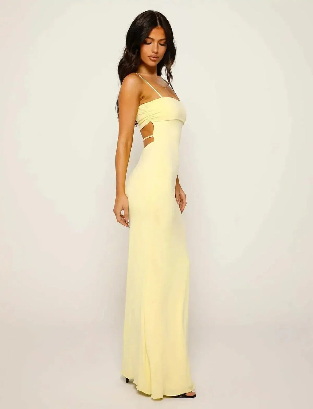 Stunning backless bodycon evening dress in yellow, a chic maxi for women's parties & formal fashion.