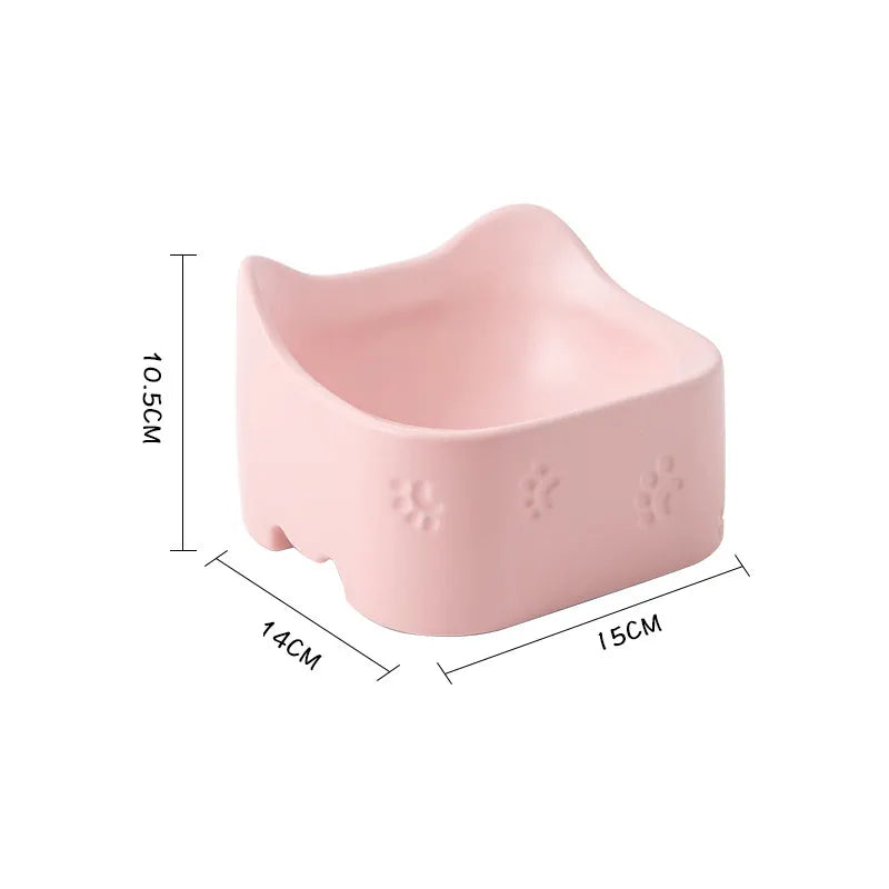 Stylish ergonomic raised pet bowl with non-slip base, designed for optimal feline digestive health.