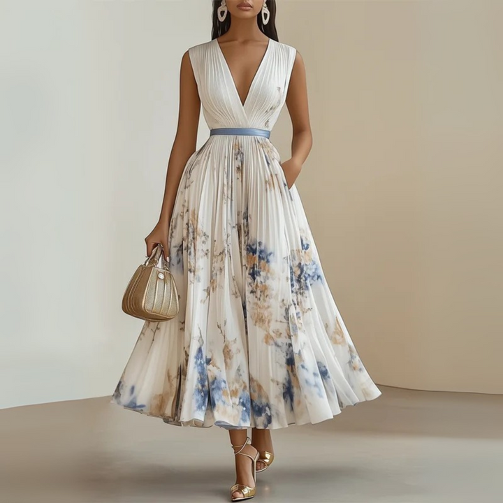 Casual sleeveless women's maxi dress with a flowy design, perfect for summer.