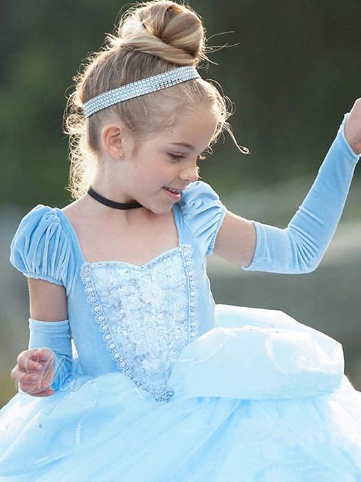 Beautiful pink princess party dress for girls. Fairytale style gown, perfect for birthdays, dress-up, or kids special events.