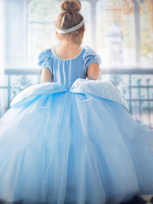 Magical girl's fantasy princess dress. Enchanting children's costume ideal for parties, dress-up play, and fairytale adventures.