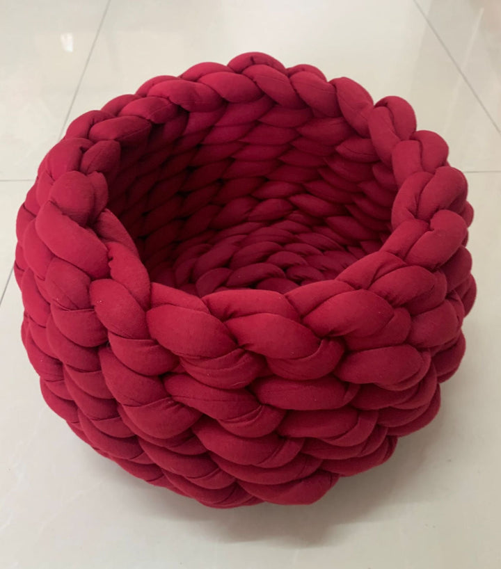 Premium hand-woven cat bed, provides ultimate comfort & style.