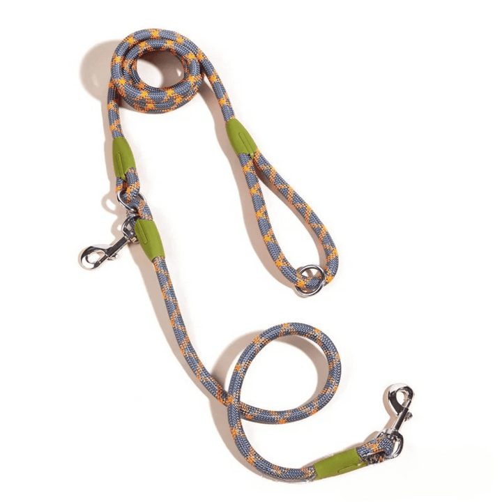 Walking dog leash, reflective and hands-free for daily use.