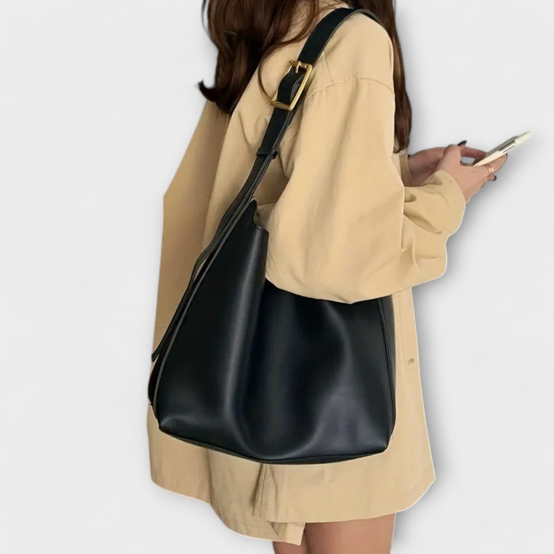 Stylish Harper shoulder bag, a must-have fashion accessory for any woman's wardrobe.