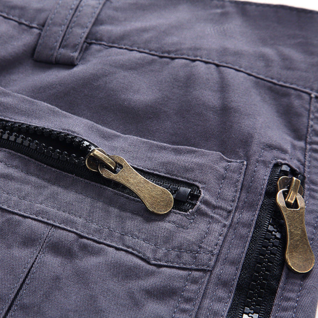Functional men's adventure shorts, durable multi-pocket design for hiking, camping, and outdoor exploration.