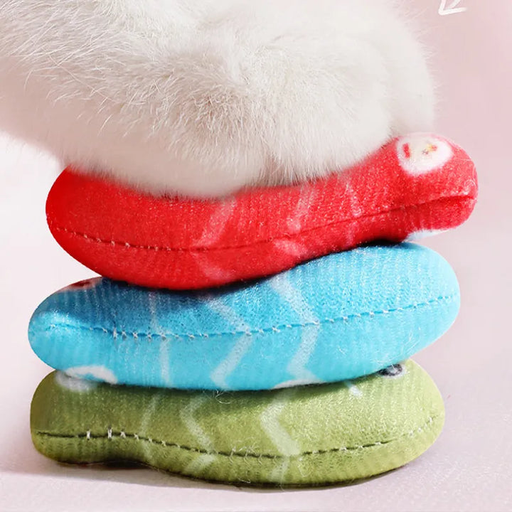 Cat's interactive fish toy set for playful chewing, dental care, and fun feline playtime.