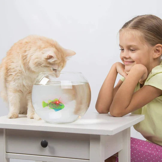 Interactive floating swimming fish toy for cats & dogs. Enhances water playtime & curiosity.