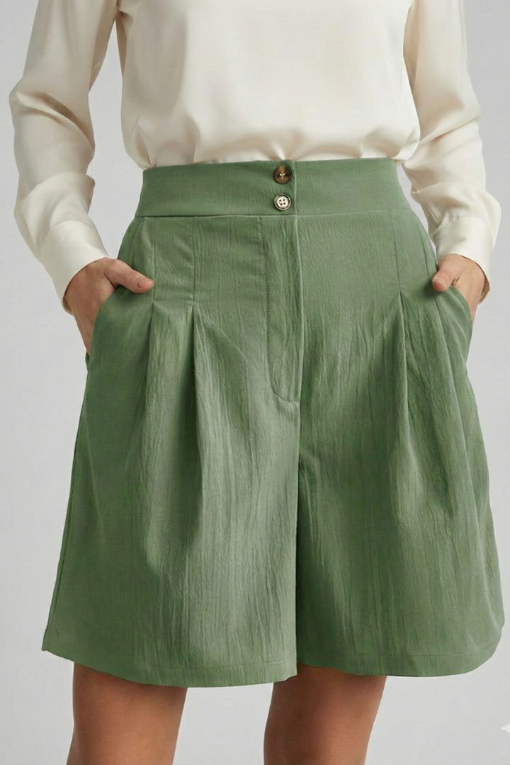 Khaki tailored shorts with high waist and pleats, offering a smart-casual aesthetic.