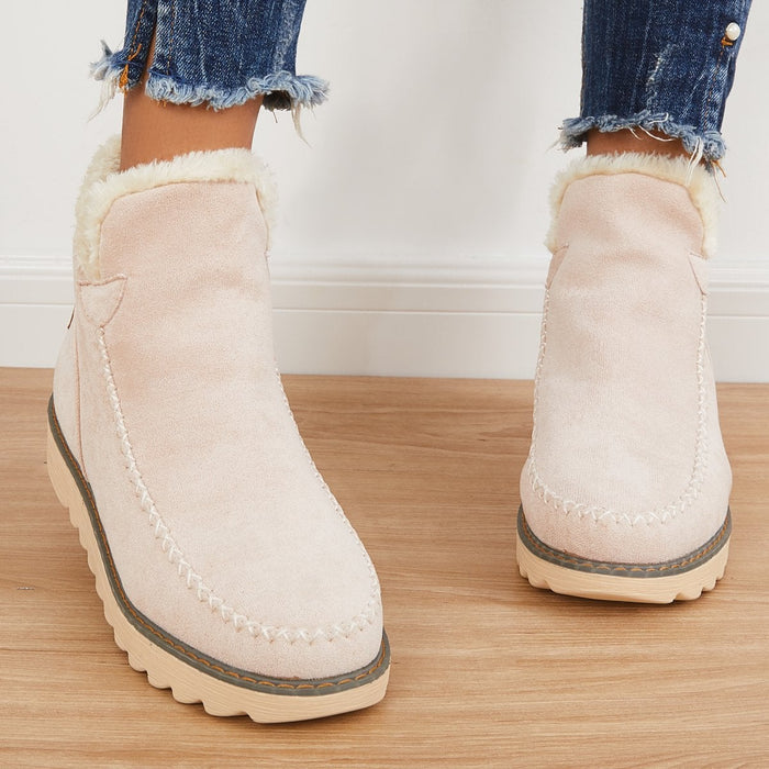 Women's black casual boots, insulated and waterproof, excellent for winter activities