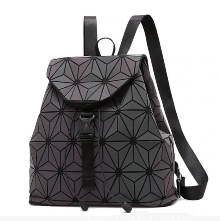 Stylish women's geometric backpack, reflective and luminous, perfect for everyday fashion.