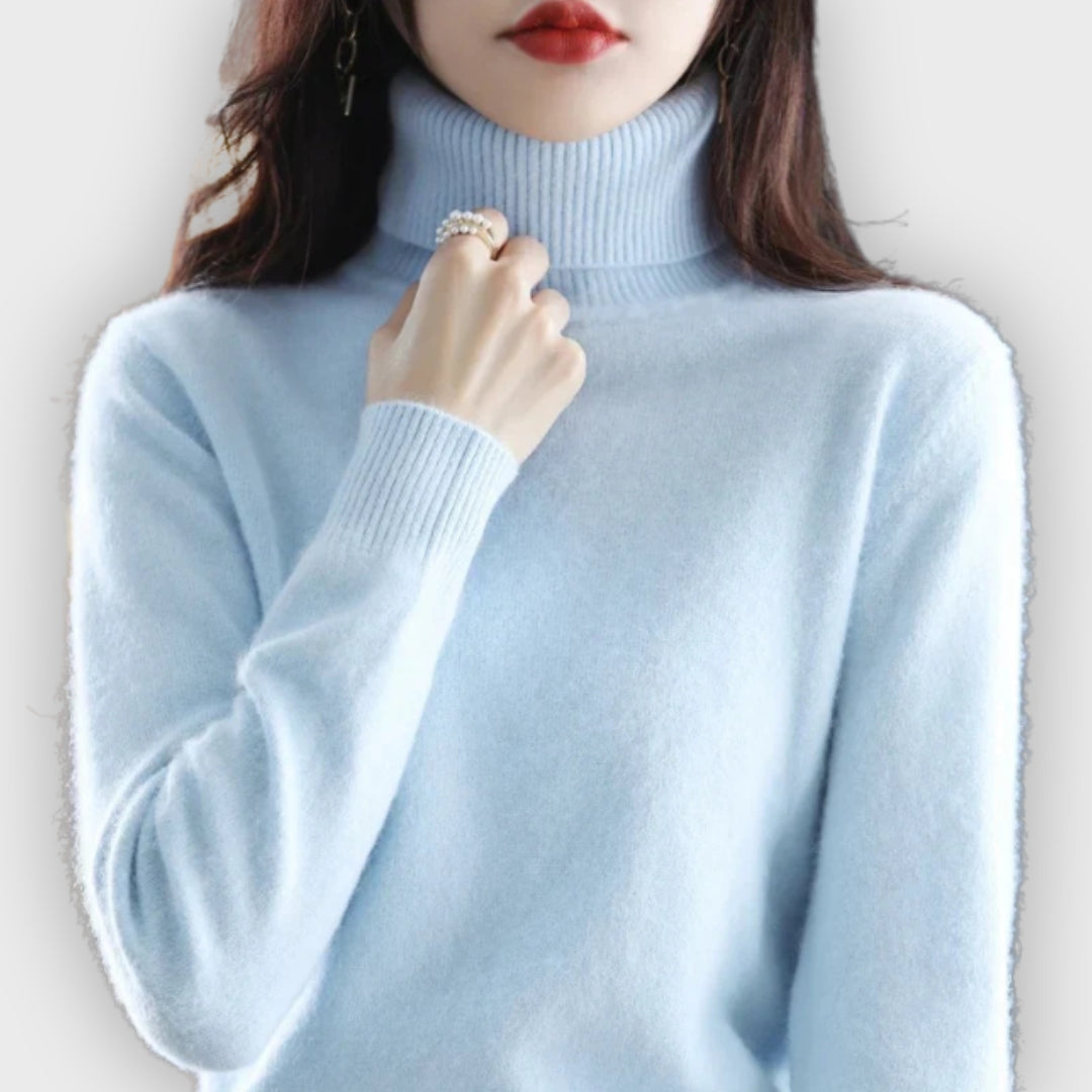 Stylish women's knitwear: a versatile roll neck sweater perfect for elegant autumn/winter outfits.