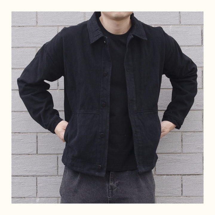 Oversized men's casual button-down jacket with front pockets, essential fall fashion outerwear.