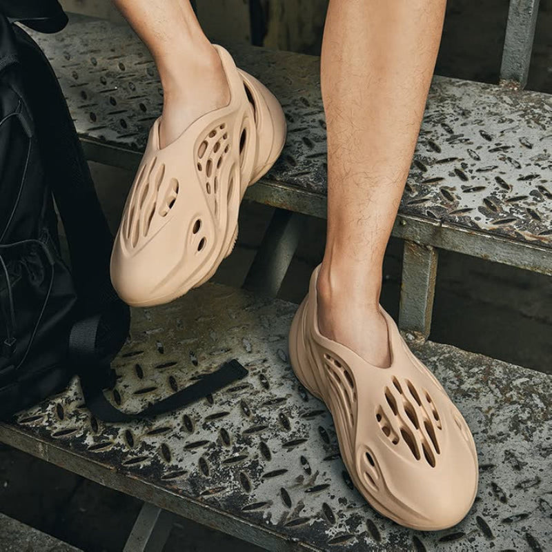 New men's summer shoes with lightweight, breathable design for hot weather