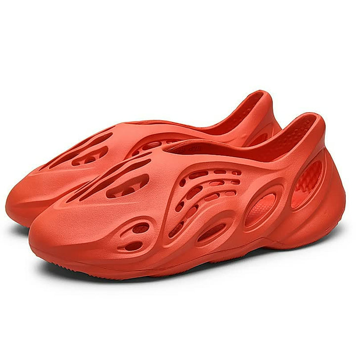 Casual slip-on men's footwear, perfect for summer, featuring breathable material