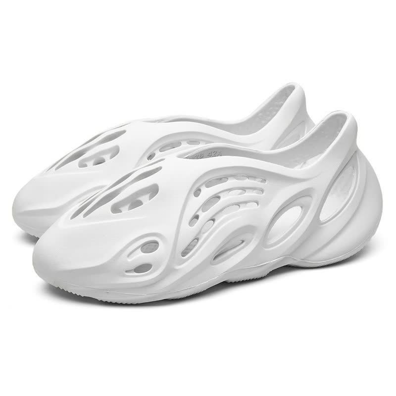 Lightweight men's fashion shoes, ideal for summer, offering breathable comfort