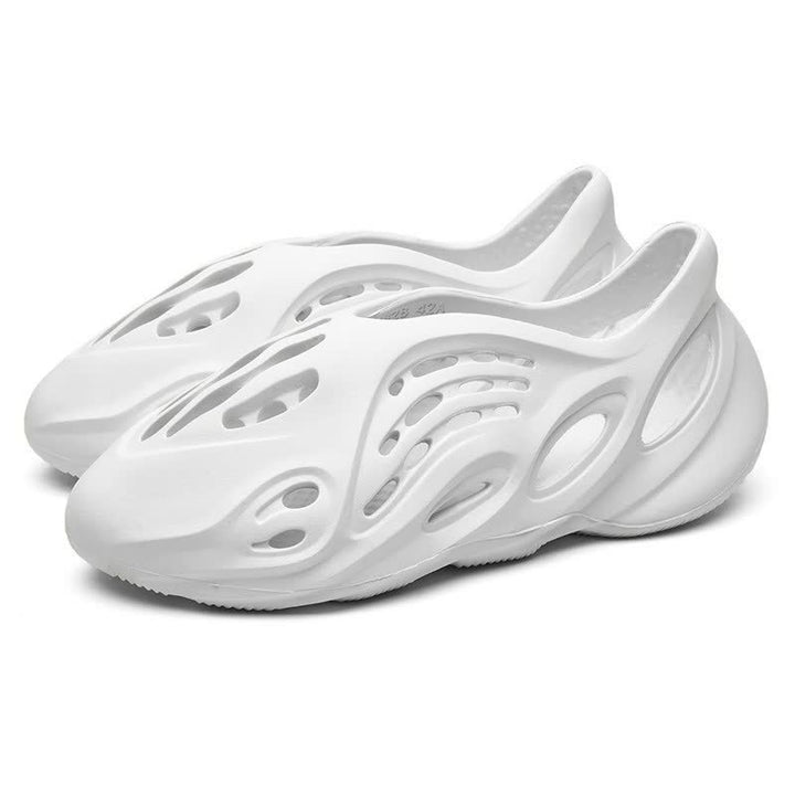 Lightweight men's fashion shoes, ideal for summer, offering breathable comfort