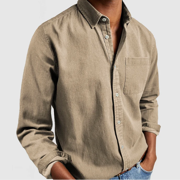 Versatile men's casual button-down shirt. Soft, long sleeve, perfect for premium comfort and smart casual looks.