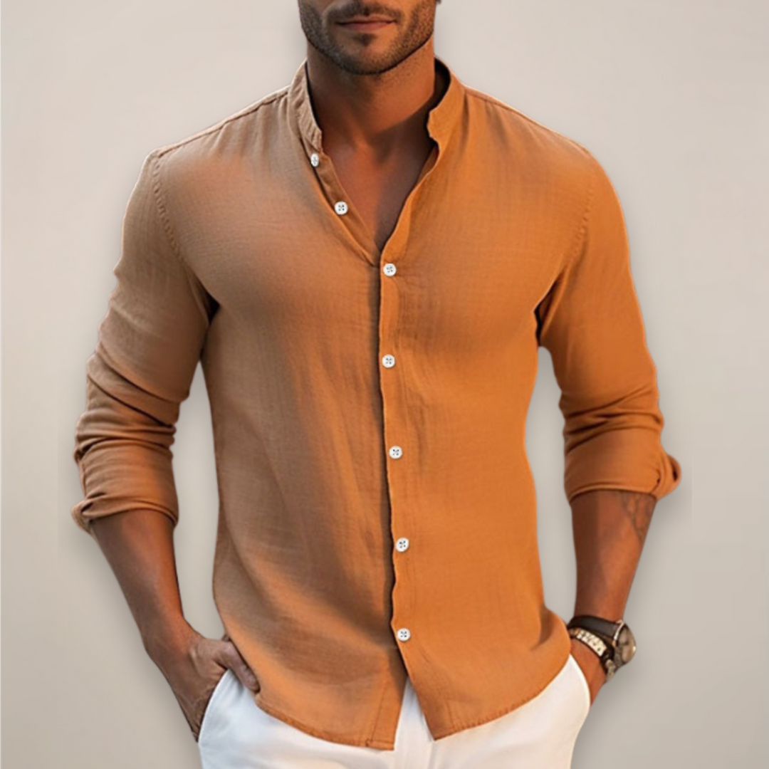 Relaxed fit men's summer shirt with short sleeves and button-up front, ideal for vacation