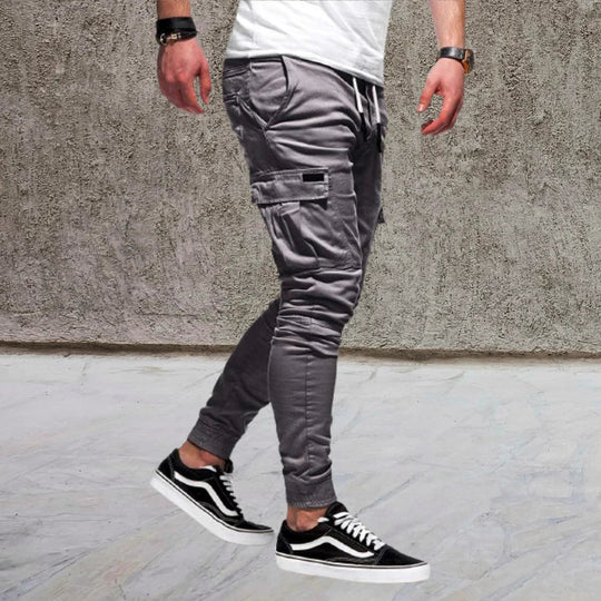 Versatile men's relaxed fit cargo pants, suitable for casual outings, work, or active lifestyles. Flap pockets.