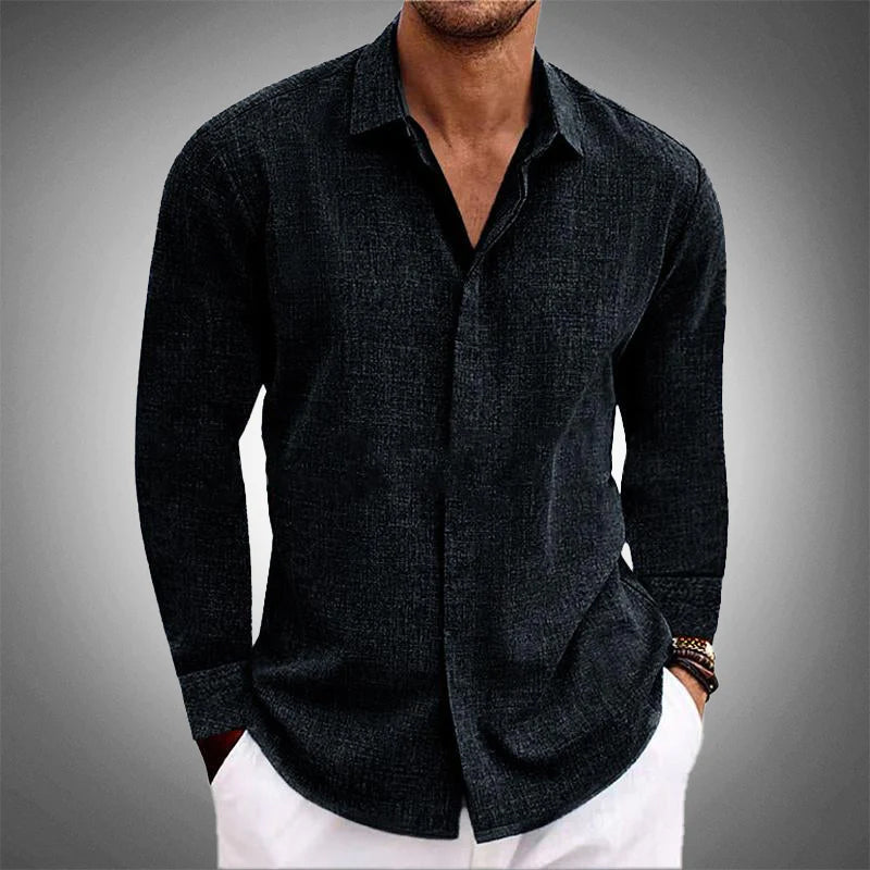 Versatile men's casual button-up shirt with a relaxed fit. Ideal long-sleeve top for summer holidays or everyday wear.