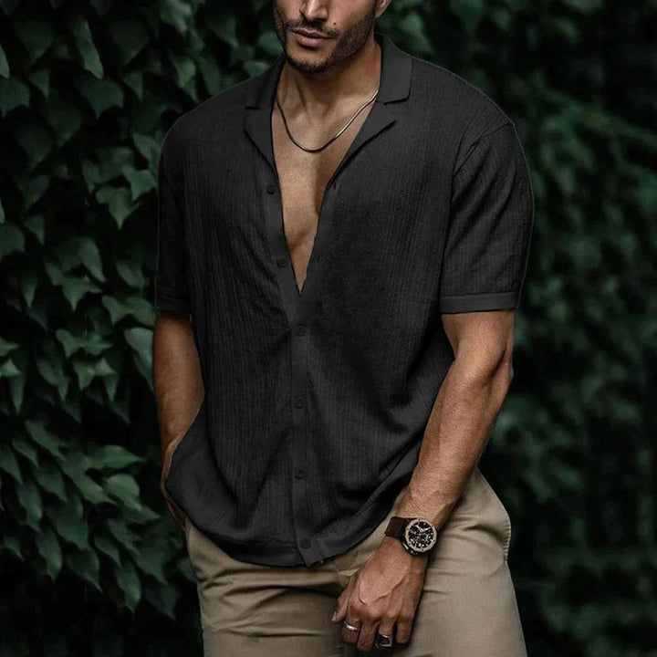 Breathable and comfortable short sleeve button down shirt for men's resort and casual wear