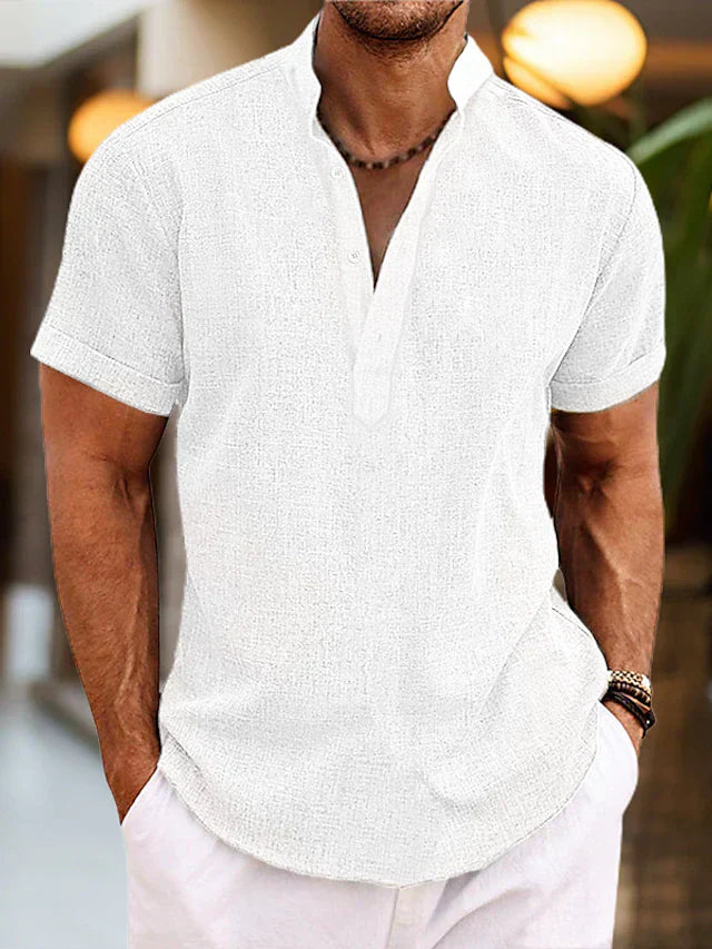 Comfortable men's Henley shirt with short sleeves, ideal for summer fashion