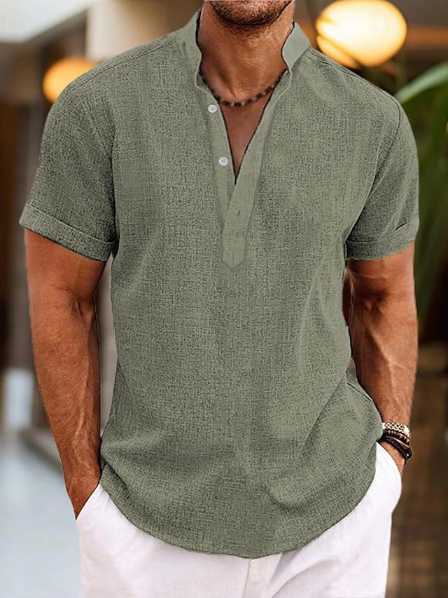 Everyday men's short sleeve Henley, an essential for a relaxed summer wardrobe