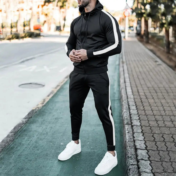 Complete men's casual outfit: a two-piece tracksuit set for effortless style & ultimate comfort.