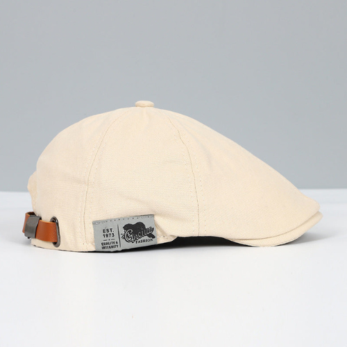 Classic men's adjustable beret hat, comfortable & versatile for all seasons. Stylish fashion accessory.