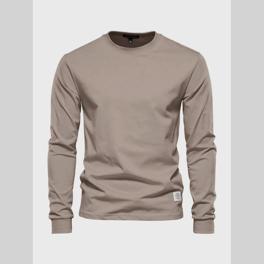 Men's long-sleeve round-neck shirt. Versatile, relaxed fit for active everyday comfort and style.