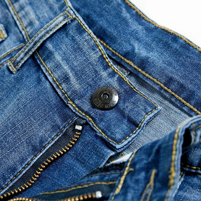 Everyday men's classic denim shorts. Durable blue denim with a straight leg and convenient five pockets.