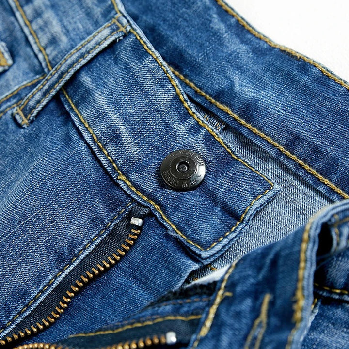 Everyday men's classic denim shorts. Durable blue denim with a straight leg and convenient five pockets.