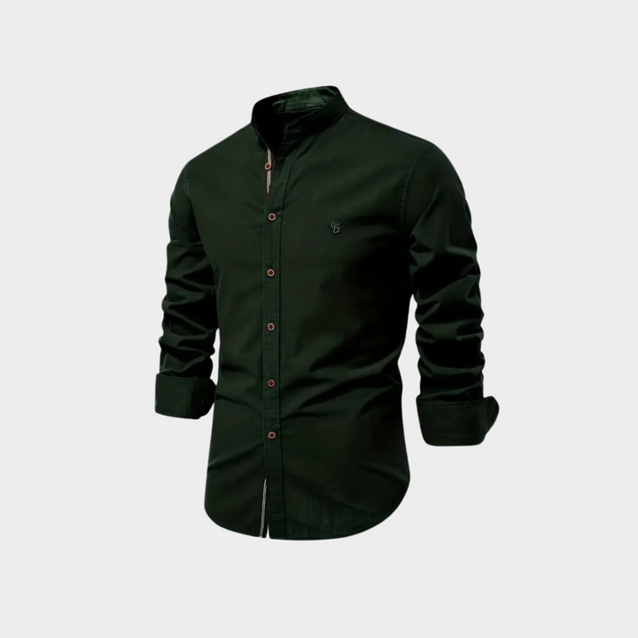 Stylish men's button shirt, long sleeve, embodying timeless design and everyday comfort for diverse looks.