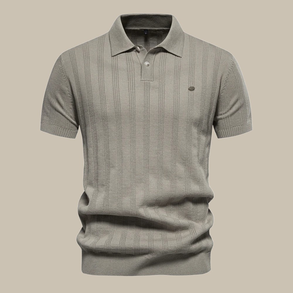 Stylish men's classic fit knit polo top, short sleeves, for a refined smart-casual look. Everyday fashion.