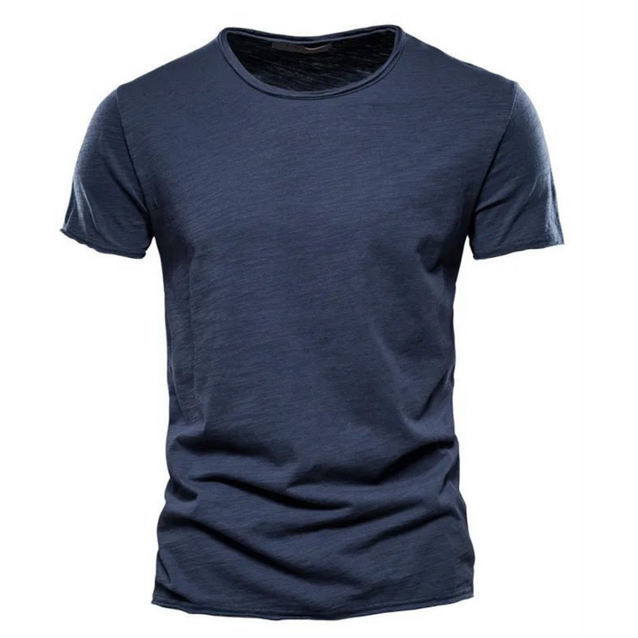 Comfortable men's classic shirt, long sleeve, ideal for everyday wear, soft breathable fabric.